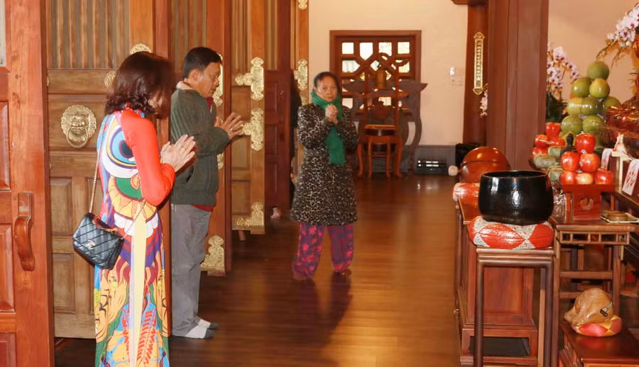 Người dân đi lễ tại chùa Bửu Thắng (TP. Pleiku). Ảnh: Ngọc Sang