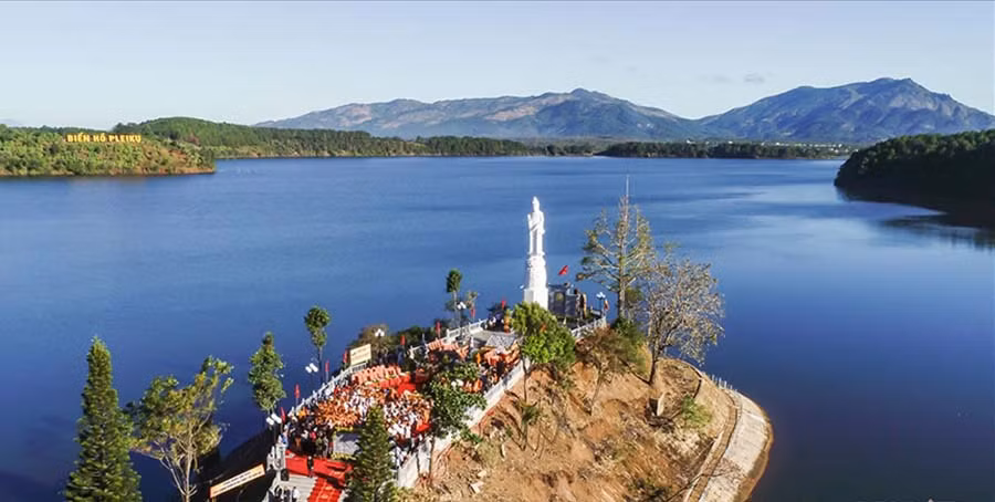 Quang cảnh Khu Sinh thái lâm viên Biển Hồ (TP. Pleiku). (Ảnh internet)