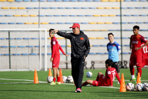 Thầy trò HLV Quốc Tuấn chuẩn bị tích cực cho giải Đông Nam Á Thầy trò HLV Quốc Tuấn chuẩn bị tích cực cho giải Đông Nam Á