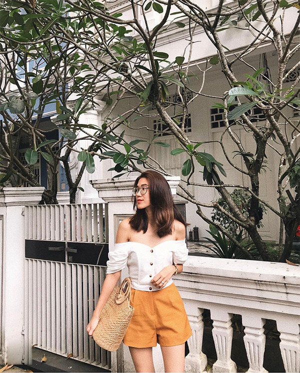Sau kỳ nghỉ Tết, phái đẹp Sài Gòn khá 'choáng ngợp' bởi sự thay đổi thời tiết quá nhanh chóng. Không khí nóng bức khiến nhiều người làm tưởng mùa hè đã đến. Sau kỳ nghỉ Tết, phái đẹp Sài Gòn khá 'choáng ngợp' bởi sự thay đổi thời tiết quá nhanh chóng. Không khí nóng bức khiến nhiều người làm tưởng mùa hè đã đến.