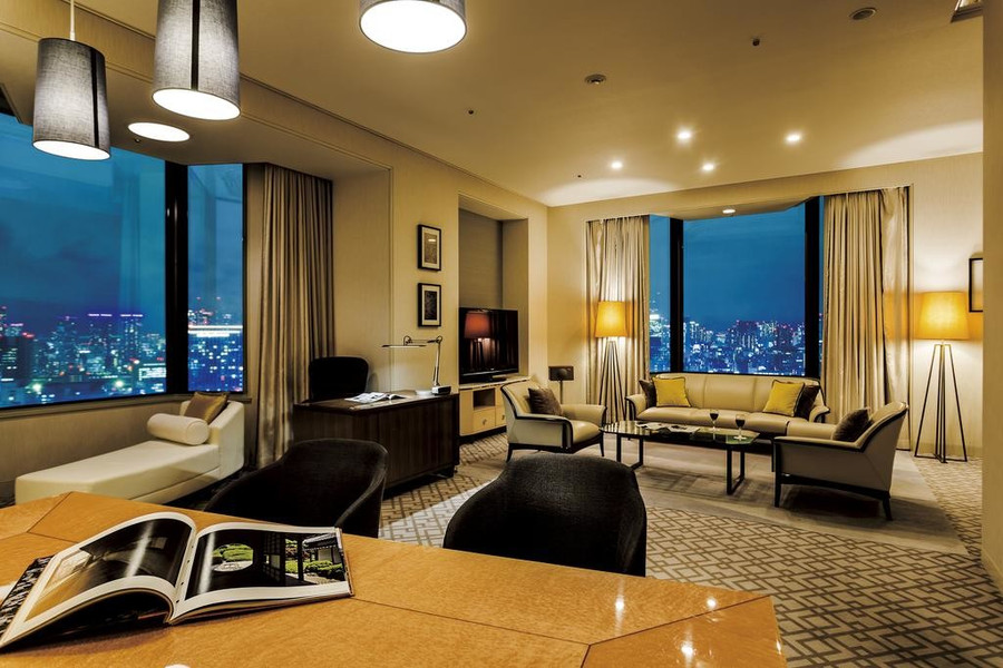 Trong chuyến công du tới Nhật Bản từ 5 tới 7/11/2017, ông Trump ở khách sạn Imperial Hotel. Giá phòng khách sạn từ 400 USD một đêm. Nơi đây có 13 nhà hàng, 3 quán bar, gần trung tâm thành phố, cách Cung điện Hoàng gia 5 phút đi bộ. Ảnh: Booking.  Trong chuyến công du tới Nhật Bản từ 5 tới 7/11/2017, ông Trump ở khách sạn Imperial Hotel. Giá phòng khách sạn từ 400 USD một đêm. Nơi đây có 13 nhà hàng, 3 quán bar, gần trung tâm thành phố, cách Cung điện Hoàng gia 5 phút đi bộ. Ảnh: Booking.