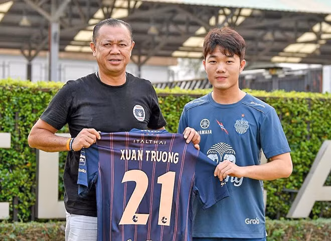 Xuân Trường vừa chuyển sang Thái Lan thi đấu.