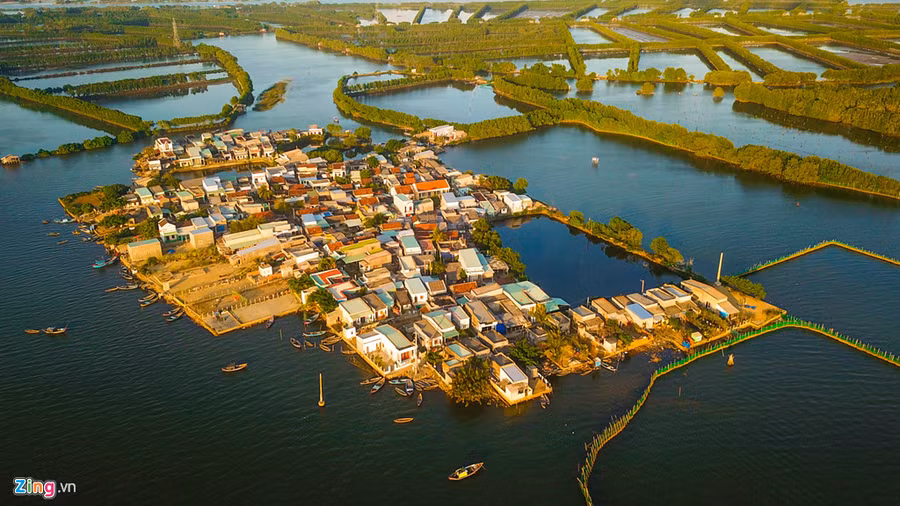 Xóm Cồn Chim, xã Phước Sơn (huyện Tuy Phước) có khoảng 100 hộ dân với hơn 1.000 nhân tạo nên 