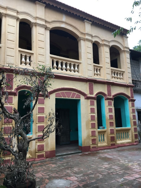 Nhà cổ phố Đầm được xây dựng bằng tường gạch nung với cát và vôi, mái ngói đất sét nung (ảnh: báo Xây dựng)