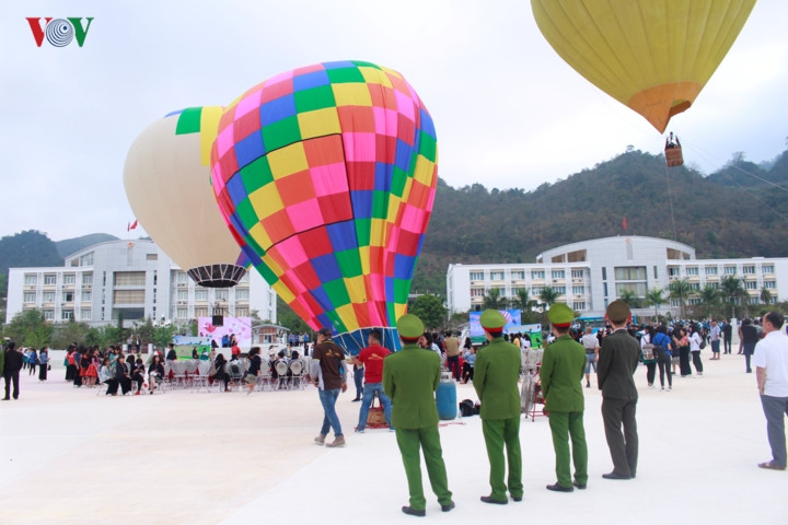  Lực lượng cảnh sát đảm bảo an ninh trật tự.