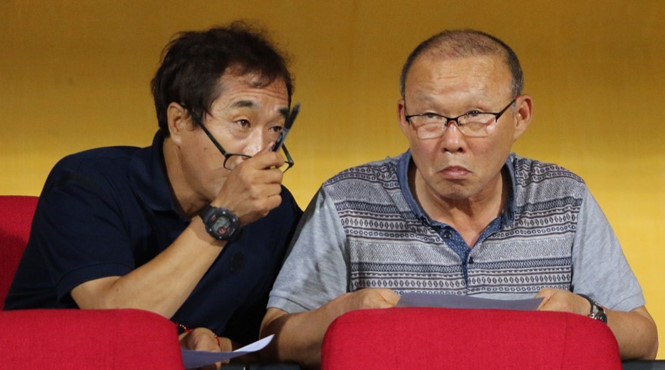  Ông Lee Young-jin với sự hỗ trợ của thầy Park hứa hẹn sẽ mang lại hơi thở mới cho U.23 VN tại SEA Games 30 