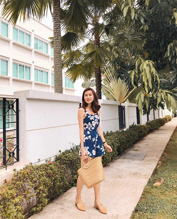 Jumpsuit ngắn luông có khả năng khiến đôi chân của người mặc trở nên thon dài hơn. Đồng thời đây cũng là kiểu trang phục phù hợp khi dạo phố cuối tuần, đi mua sắm hay hẹn hò cùng bạn bè. Jumpsuit ngắn luông có khả năng khiến đôi chân của người mặc trở nên thon dài hơn. Đồng thời đây cũng là kiểu trang phục phù hợp khi dạo phố cuối tuần, đi mua sắm hay hẹn hò cùng bạn bè.