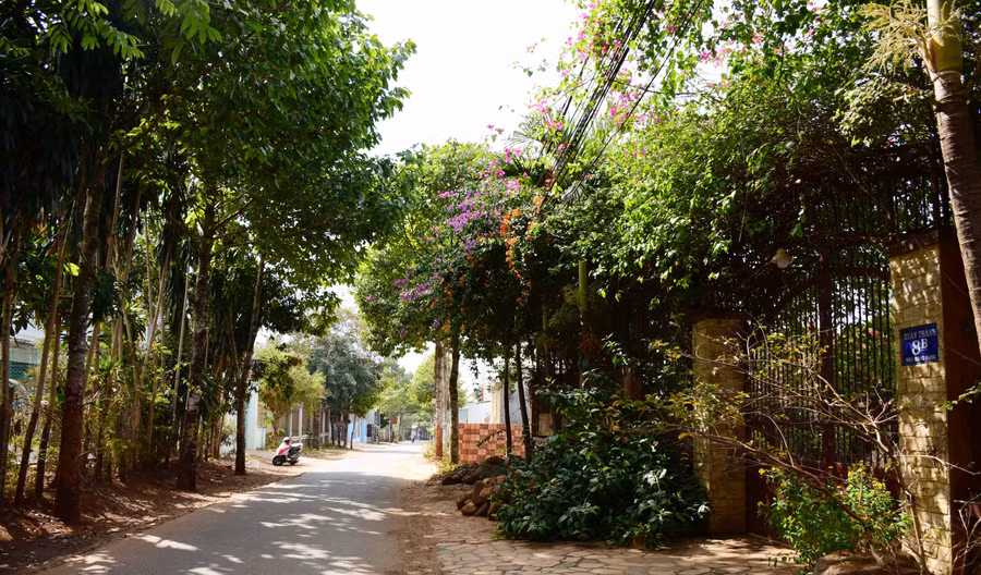 Ngoại ô mát mẻ, yên bình. Ảnh: Thất Sơn