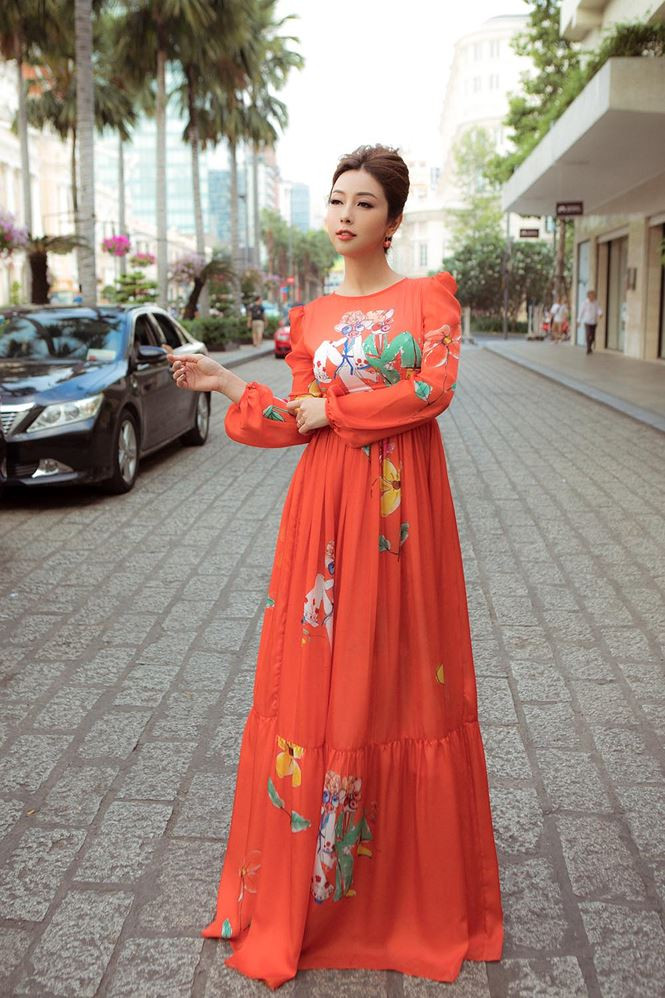 Thế nhưng, vẻ ngoài của cô vẫn khiến 'vạn người mê' vì trẻ đẹp như gái đôi mươi.  Thế nhưng, vẻ ngoài của cô vẫn khiến 'vạn người mê' vì trẻ đẹp như gái đôi mươi.