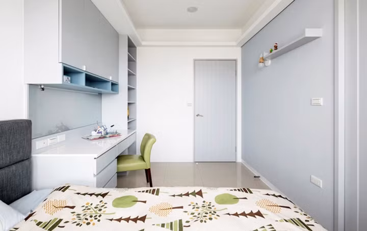 Phòng bé trai sử dụng màu xanh dương nhẹ nhàng, thoải mái.