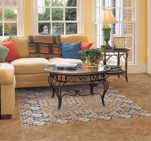  Thay vì làm mới ngôi nhà bằng cách chọn mua khung tranh thêu, đầu tư xây hồ cá kiểng hoặc hòn non bộ, để tiết kiệm ngân sách, gia chủ có thể sử dụng những thiết kế gạch mới lấy nguồn cảm hứng từ vẻ đẹp Địa Trung Hải.