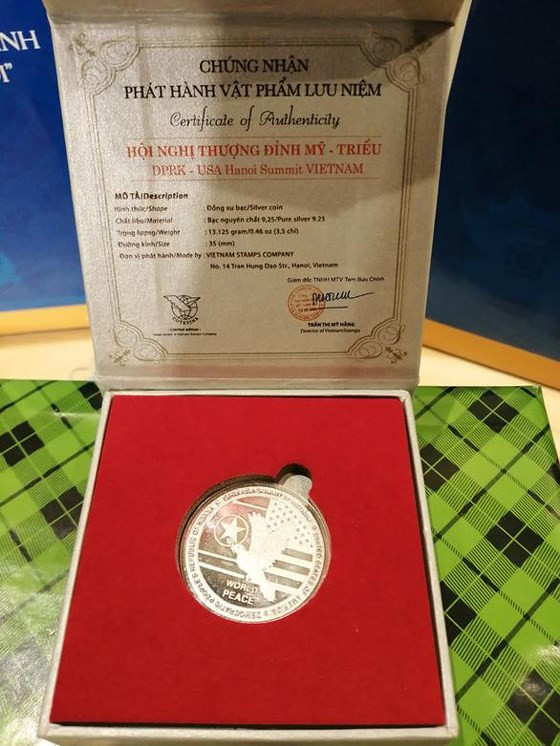 Bộ sản phẩm có giá 500.000 đồng và chỉ có 300 bộ được phát hành Bộ sản phẩm có giá 500.000 đồng và chỉ có 300 bộ được phát hành