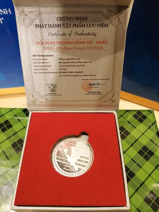 Bộ sản phẩm có giá 500.000 đồng và chỉ có 300 bộ được phát hành