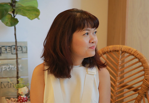 Chị Trân làm tóc mới trước Tết cả một tháng để tránh cảnh đông đúc ngày sát Tết. Ảnh: HT Chị Trân làm tóc mới trước Tết cả một tháng để tránh cảnh đông đúc ngày sát Tết. Ảnh: HT