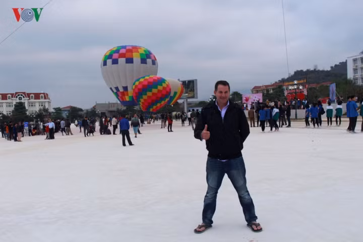  Du khách nước ngoài.