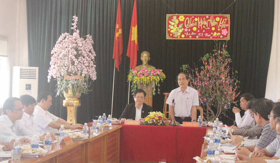 Chủ tịch UBND tỉnh Võ Ngọc Thành làm việc với ngành tài chính. Ảnh: Sơn Ca