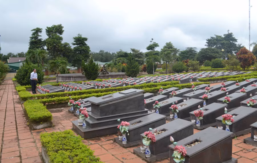 Khu mộ trong Nghĩa trang Liệt sĩ huyện Đức Cơ. Ảnh: Hoàng Cư