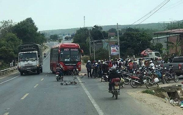  Hiện trường vụ tai nạn khiến người đàn ông tử vong tại chỗ - Ảnh: Tiến Nhuệ