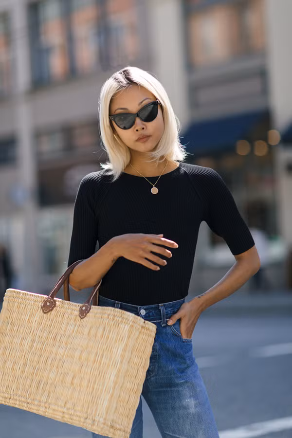  Học hỏi cách mix trang phục của fashionista nổi tiếng, chị em văn phòng dễ dàng có được set đồ ưng ý khi đi làm.