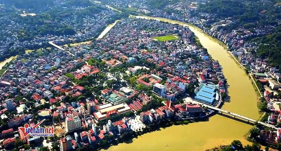 40 năm sau cuộc chiến, TP Cao Bằng ngày nay đã hồi sinh, hiện đại, khang trang, đời sống vật chất và tinh thần của người dân ngày một nâng cao. Ảnh: Đoàn Bổng.