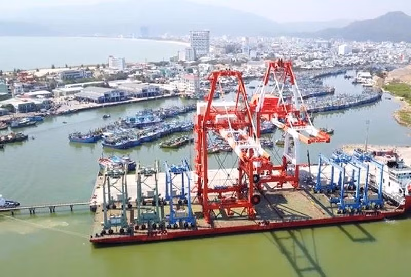 Một góc cảng Quy Nhơn nhìn từ trên cao. Ảnh: TRUNG AN