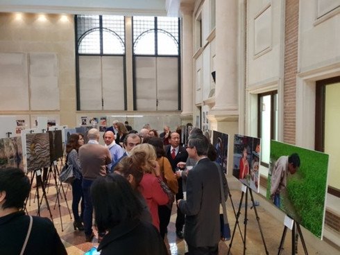 Toàn cảnh buổi triển lãm ảnh “Góc nhìn về Việt Nam”. Toàn cảnh buổi triển lãm ảnh “Góc nhìn về Việt Nam”.