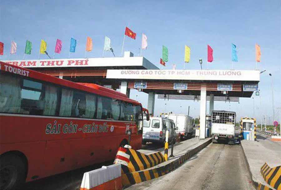 Không chỉ là những dấu hiệu sai phạm về chỉ định thầu, việc tính nhầm thời gian thu phí đến cách tính tổng mức đầu tư…mà cả gian lận trong báo cáo thu phí.