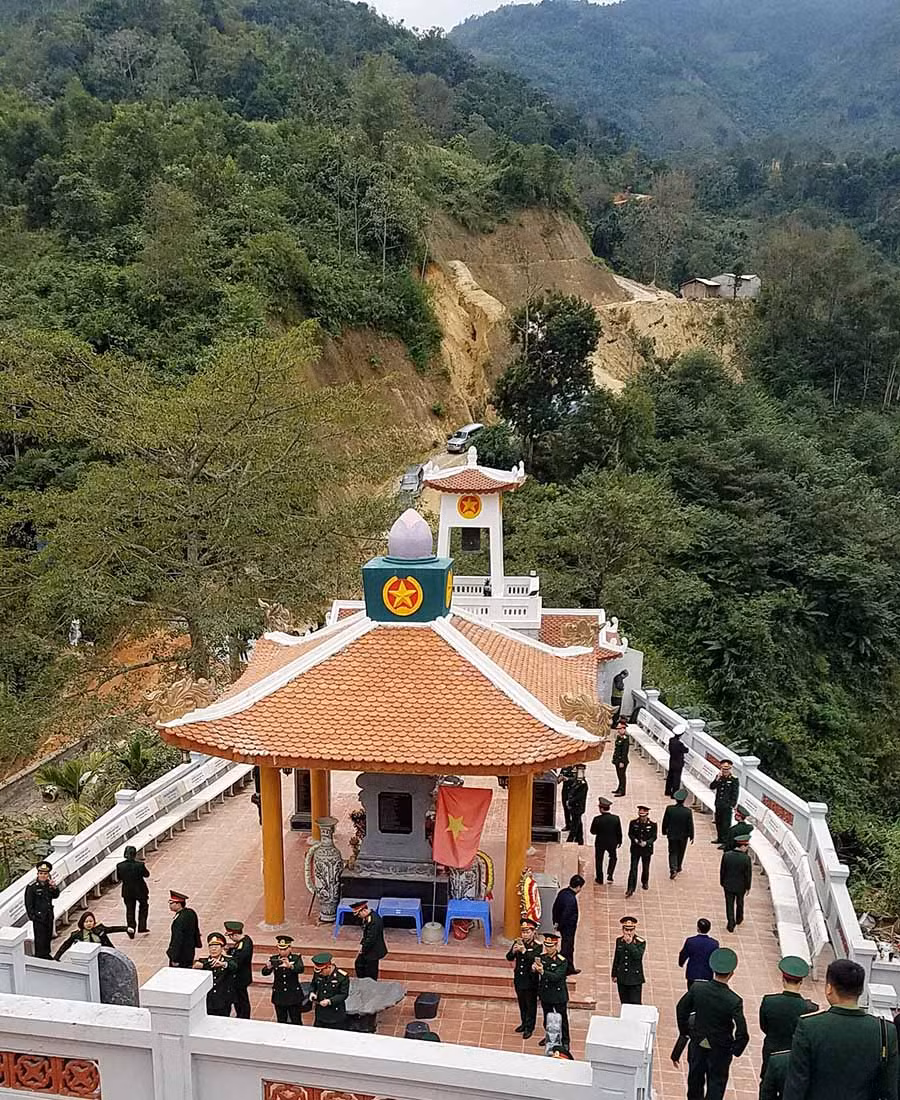  Đài hương thờ các liệt sĩ đã hy sinh trên mặt trận Thanh Thủy (huyện Vị Xuyên) tại điểm cao 468. Ảnh: Vũ Duy Hiển