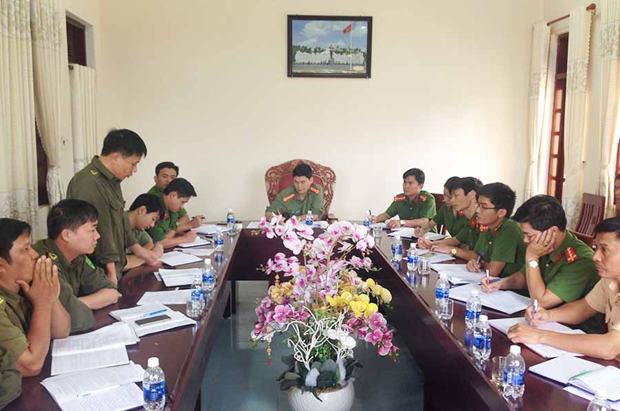  Một buổi giao ban định kỳ giữa Công an huyện Ia Grai và Công an các xã. Ảnh: T.T
