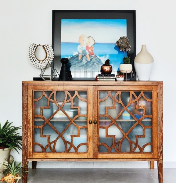 Ngay lần đầu tiên nam diễn viên Jeremy Chan mua nhà, anh đã biết chắc chắn mình muốn điều gì. "Tôi là một người khá hài hước. Tôi thích các resort và muốn kiến tạo lại không gian sống mang màu sắc ấm cúng, thư giãn", diễn viên hài người Singapore chia sẻ. Ngay lần đầu tiên nam diễn viên Jeremy Chan mua nhà, anh đã biết chắc chắn mình muốn điều gì.