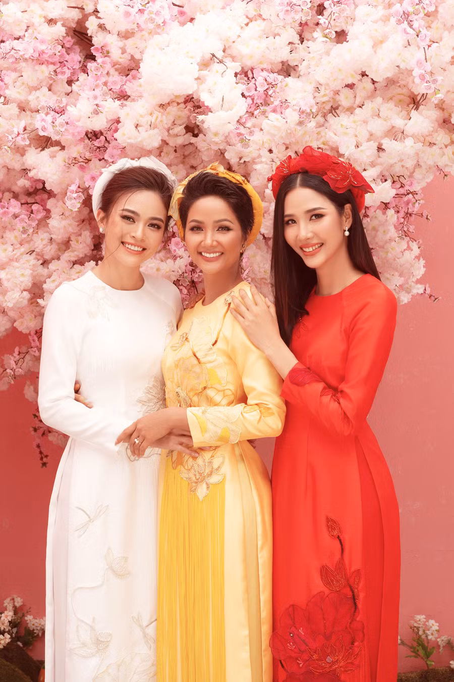 Hoàng Thùy hiện rất tự tin. Cô cũng chuẩn bị kỹ cho quá trình truyền thông hình ảnh của bản thân bằng các hoạt động từ thiện.