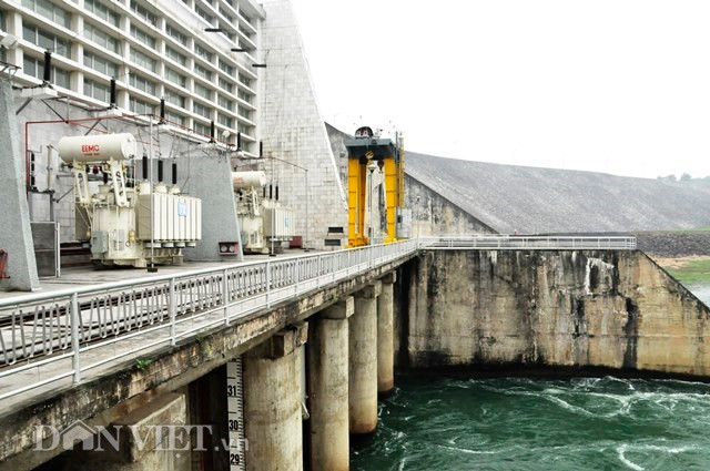 Nhà máy thủy điện Thác Bà là 