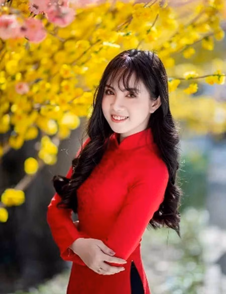 Cô gái miền Tây này còn năng nổ tham gia các cuộc thi, cô tham dự Duyên dáng làng Hoa do thành phố Sa Đéc tổ chức, lọt vào Top 10 và đạt giải “Người đẹp có mái tóc đẹp nhất”. Ngoài ra Tuyết Nga còn tham gia một số cuộc thi người mẫu qua ảnh. Với cô thông qua mỗi trải nghiệm đều giúp bản thân có thể trưởng thành và rèn luyện được sự tự tin. Cô gái miền Tây này còn năng nổ tham gia các cuộc thi, cô tham dự Duyên dáng làng Hoa do thành phố Sa Đéc tổ chức, lọt vào Top 10 và đạt giải “Người đẹp có mái tóc đẹp nhất”. Ngoài ra Tuyết Nga còn tham gia một số cuộc thi người mẫu qua ảnh. Với cô thông qua mỗi trải nghiệm đều giúp bản thân có thể trưởng thành và rèn luyện được sự tự tin.