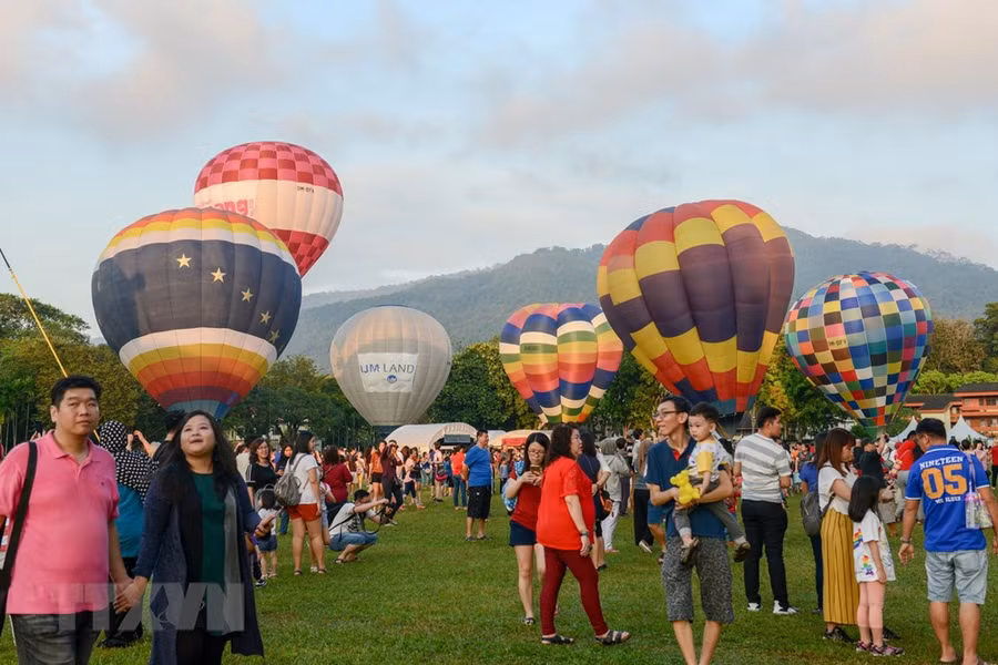 Lễ hội khinh khí cầu diễn ra trong hai ngày 9-10/2 ở Penang, Malaysia.