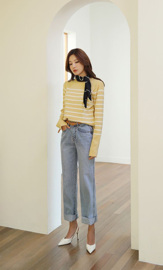 Quần jeans mix cùng áo thun luôn là cặp đôi hoàn hảo và khiến người mặc có được sự trẻ trung, năng động.