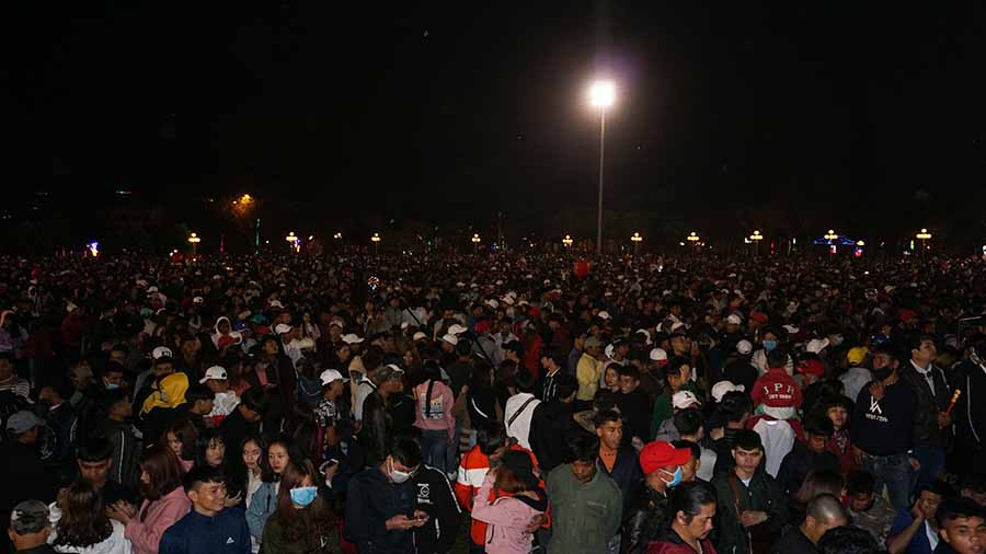 Biển người đón xem chương trình giao thừa tại Quảng trường Đại Đoàn Kết. Ảnh: Chí Hào