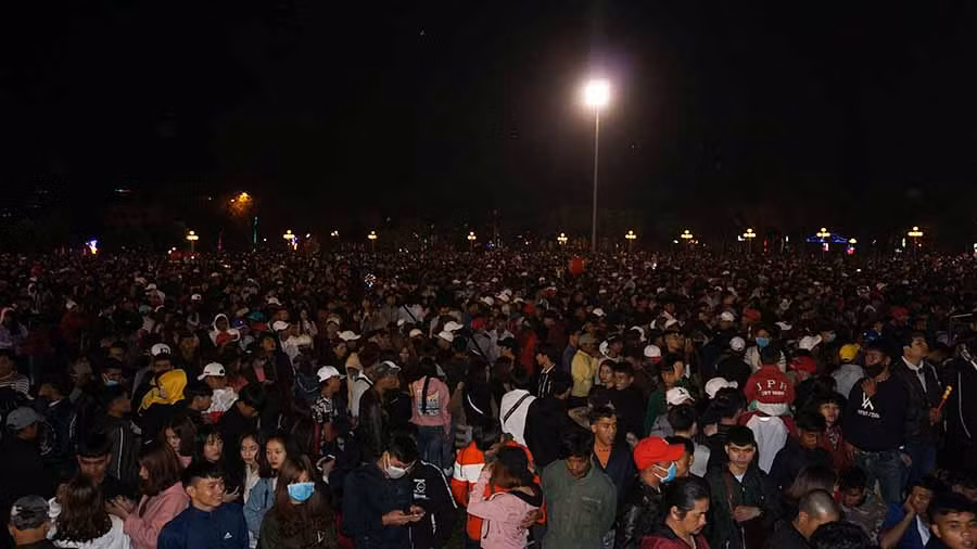 Biển người đón xem chương trình giao thừa tại Quảng trường Đại Đoàn Kết. Ảnh: Chí Hào