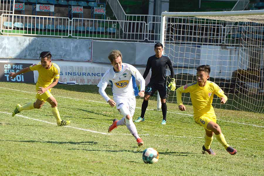  Tiền đạo Nguyễn Văn Toàn (giữa) là niềm hy vọng của HAGL ở mùa giải 2019. Ảnh: M.V