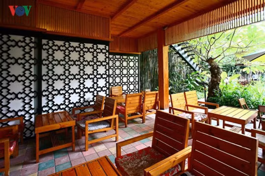  Sự thô mộc kết hợp cùng sự tinh tế tạo nên một nét riêng khá ấn tượng.