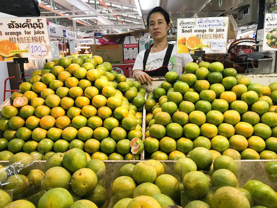 Cách bày biện sắp xếp hàng hoá rất thu hút người tham quan mua sắm  Cách bày biện sắp xếp hàng hoá rất thu hút người tham quan mua sắm