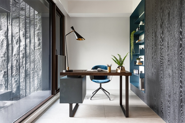 Góc làm việc đầy đủ ánh sáng đáp ứng nhu cầu đọc sách, thư giãn của chủ nhân.  Góc làm việc đầy đủ ánh sáng đáp ứng nhu cầu đọc sách, thư giãn của chủ nhân.