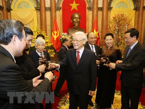  Tổng Bí thư, Chủ tịch nước Nguyễn Phú Trọng, Thủ tướng Nguyễn Xuân Phúc, Chủ tịch Quốc hội Nguyễn Thị Kim Ngân chúc Tết các lão thành cách mạng, lãnh đạo và nguyên lãnh đạo Đảng, Nhà nước. (Ảnh: Lâm Khánh/TTXVN)