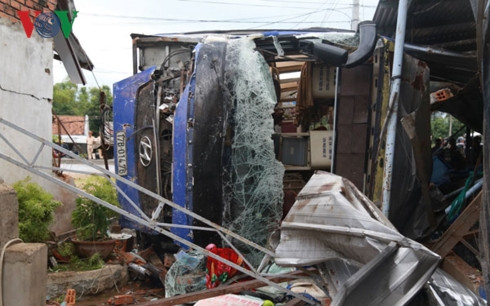 Chiếc xe bị hư hại. Chiếc xe bị hư hại.