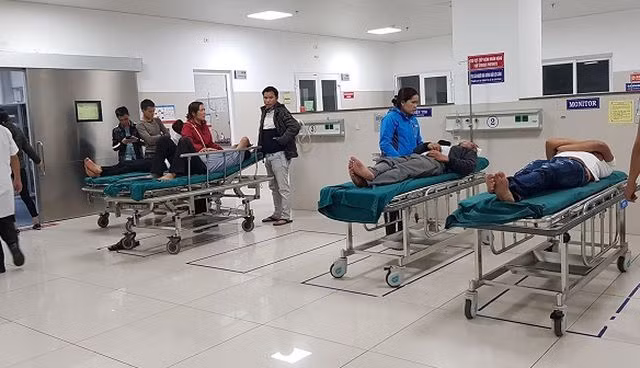  Nhiều bệnh nhân nhập viện trong đêm giao thừa