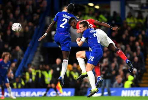 Paul Pogba vừa kiến tạo, vừa ghi bàn ở trận này. (Ảnh: Getty)