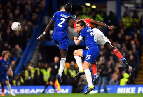 Paul Pogba vừa kiến tạo, vừa ghi bàn ở trận này. (Ảnh: Getty)
