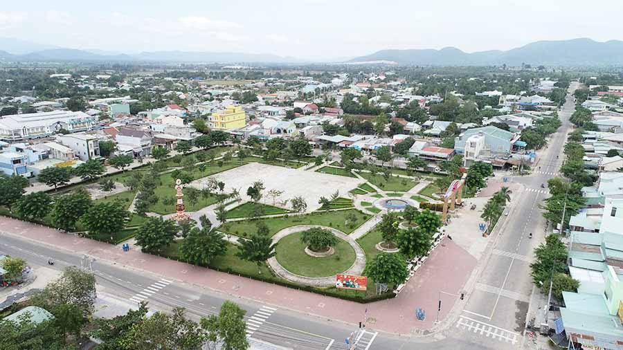  Một góc thị trấn Phú Túc. Ảnh: VĨNH HOÀNG