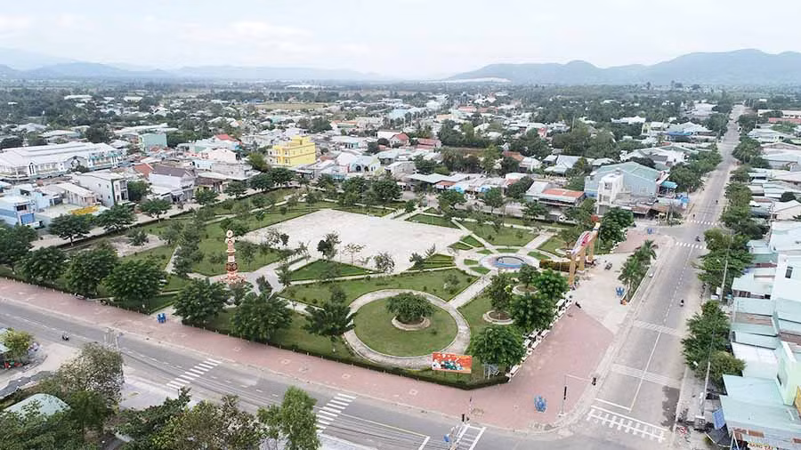  Một góc thị trấn Phú Túc. Ảnh: VĨNH HOÀNG