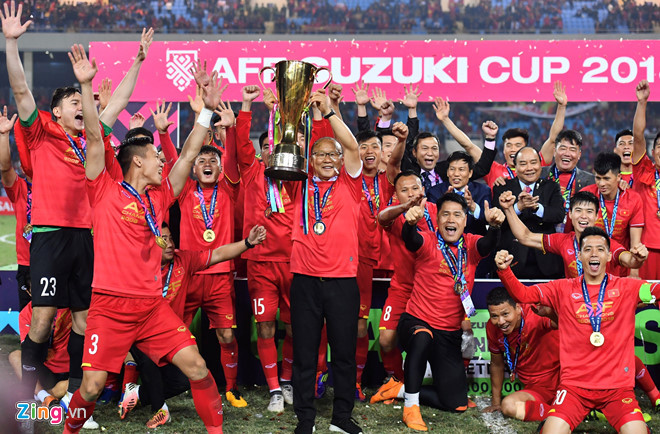 Đội tuyển Việt Nam lên ngôi vô địch AFF Cup 2018. Ảnh: Thuận Thắng.