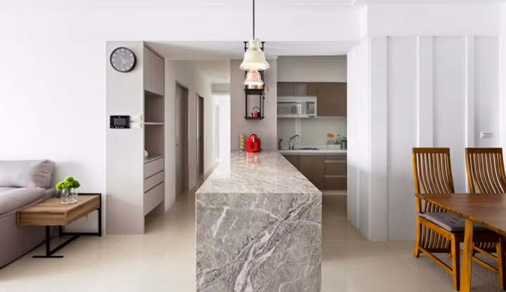  Bếp hình chữ L cho phép chủ sở hữu có không gian nấu nướng hoàn chỉnh hơn, có thêm khả năng lưu trữ các thiết bị điện và dây điện, giấu nó khi không sử dụng, tăng không gian lưu trữ và tính thẩm mỹ tổng thể.